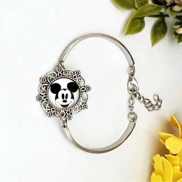 Mickey Mouse Charm Bracelet NEW - Picture 6 of 7